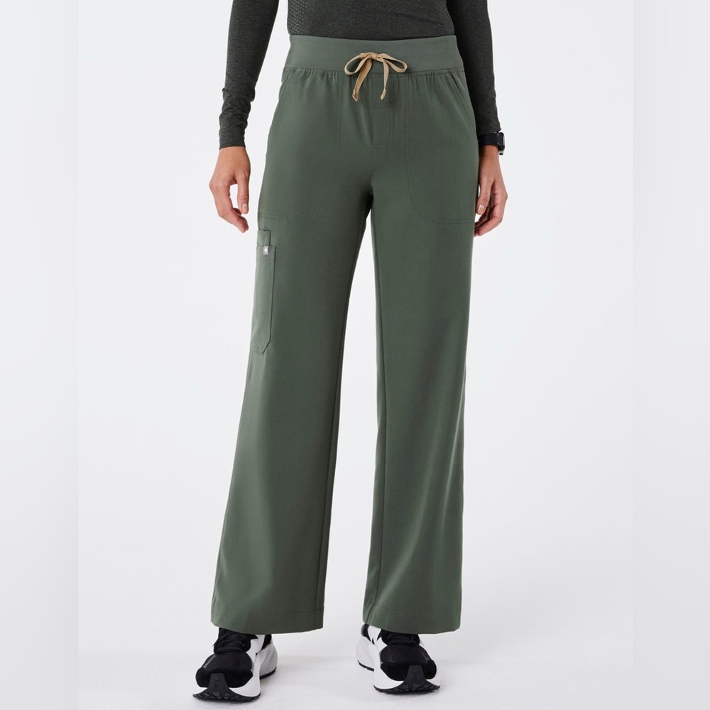 *NWT* FIGS ISABEL High Waisted Scrub Pants MOSS size Small